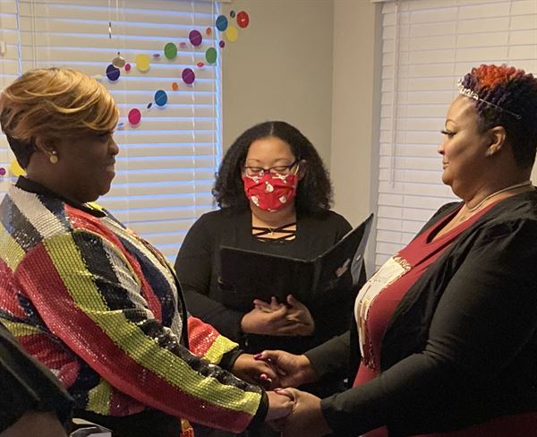 Leigh Services Notary Public & Wedding Officiants