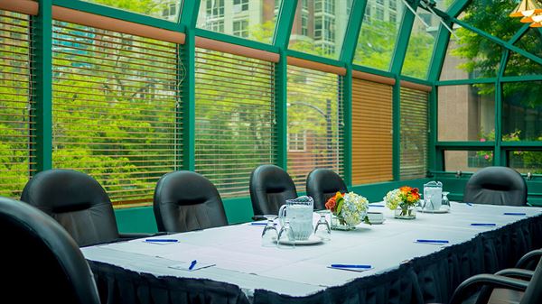 Rosedale on Robson Suite Hotel