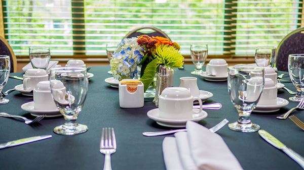 Rosedale on Robson Suite Hotel