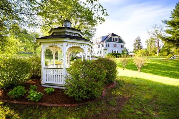 Rosewood Country Inn Bed and Breakfast