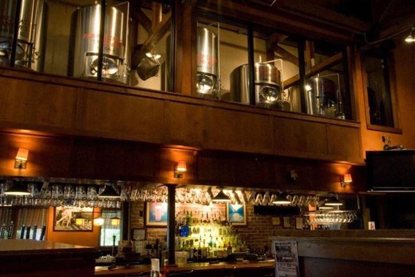 Seven Bridges Grille & Brewery