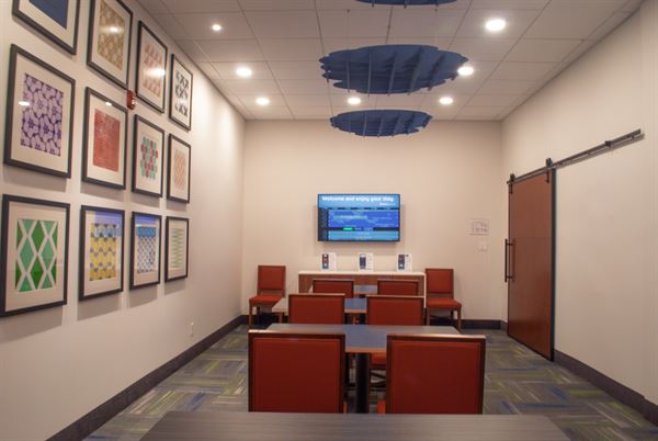 Holiday Inn Express & Suites Edmonton N - St. Albert