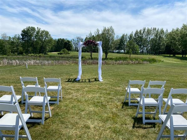 Golden Sands Golf & Bucket Bar