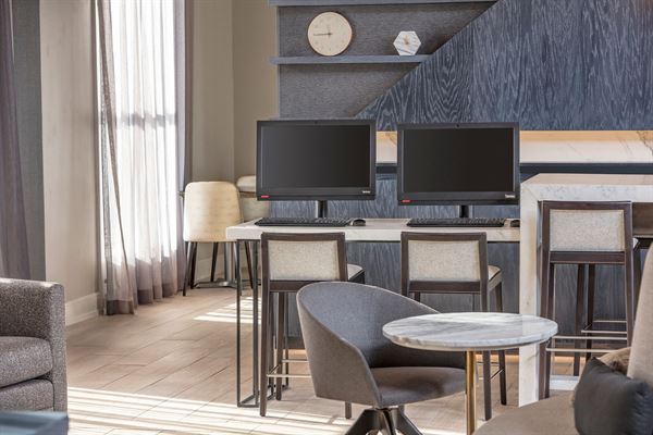 DoubleTree by Hilton Boston Logan Airport Chelsea