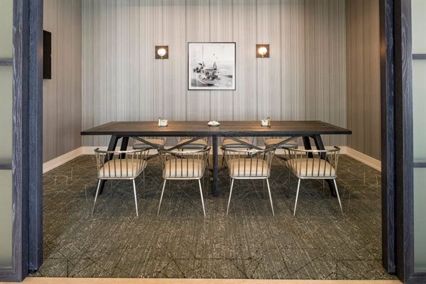 DoubleTree by Hilton Boston Logan Airport Chelsea