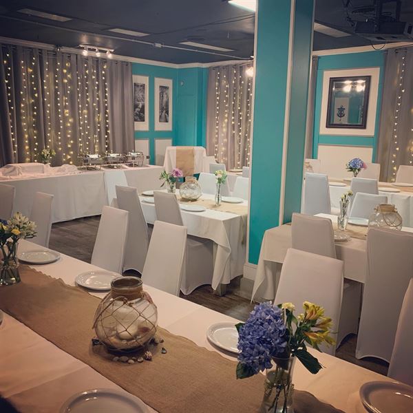 Seawitch Cafe & Tiki Bar