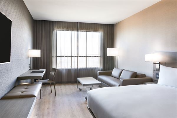 AC Hotel Portland Downtown Waterfront