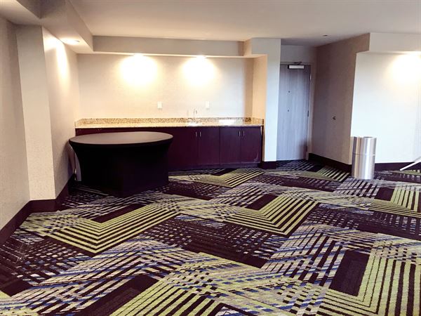 Holiday Inn Express Downtown West