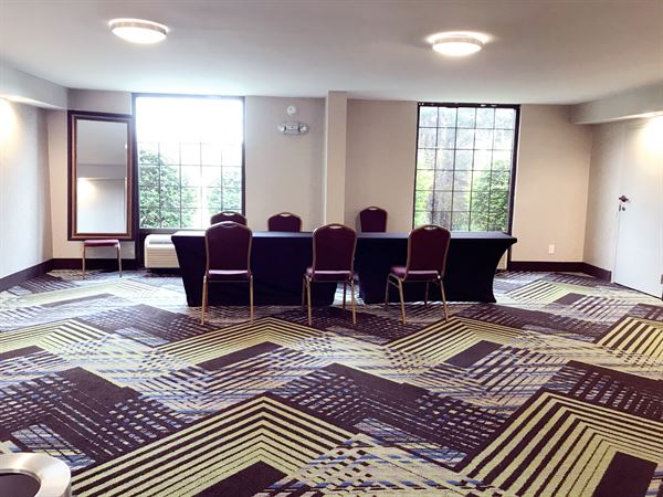 Holiday Inn Express Downtown West