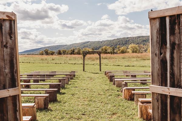 Fox Meadow Barn at Cloverdale Farm