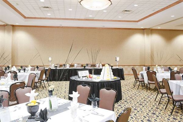 Hampton Inn & Suites Columbia (at the University of Missouri)