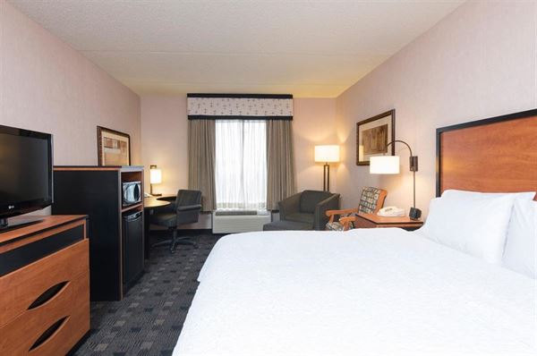 Hampton Inn & Suites Fishers