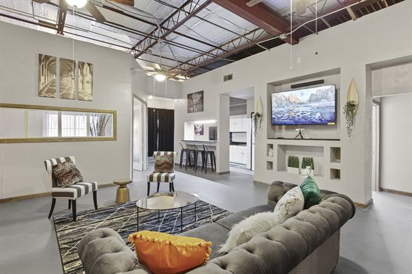 Industrial Loft & Lounge