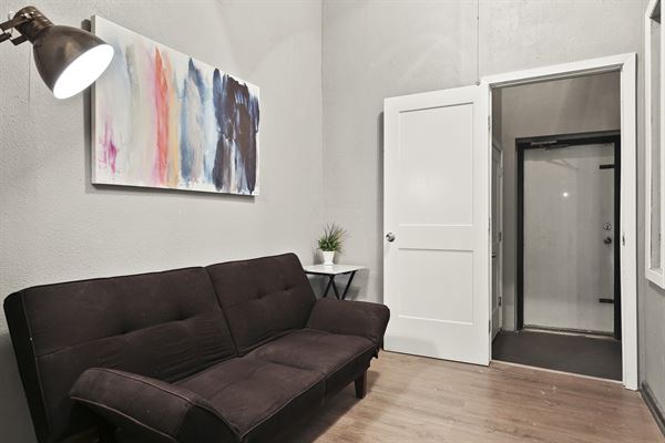 Industrial Loft & Lounge