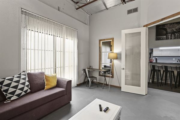 Industrial Loft & Lounge