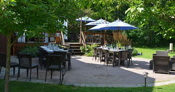 Hyde Away Inn & Restaurant