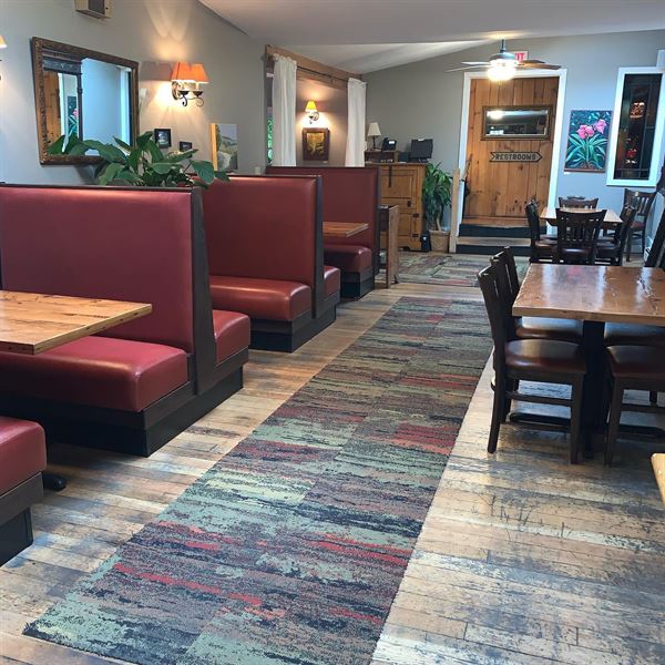 Hyde Away Inn & Restaurant