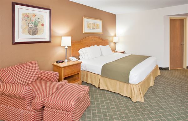Holiday Inn Express & Suites Branson