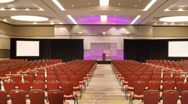 Embassy Suites by Hilton Charleston Airport Hotel & Convention Center