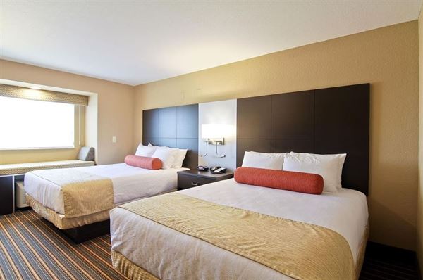 Best Western Plus - Woodstock Inn & Suites