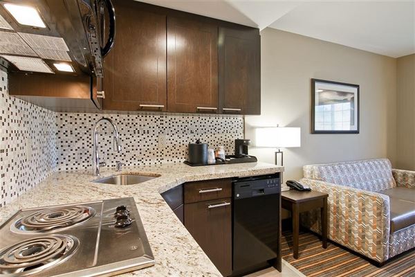 Best Western Plus - Woodstock Inn & Suites