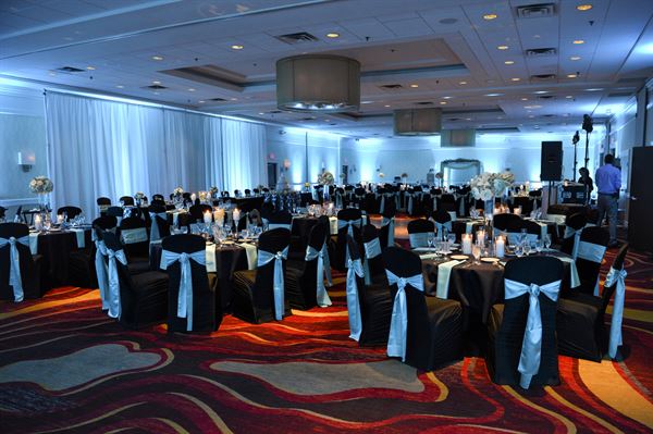 Embassy Suites Cleveland - Beachwood