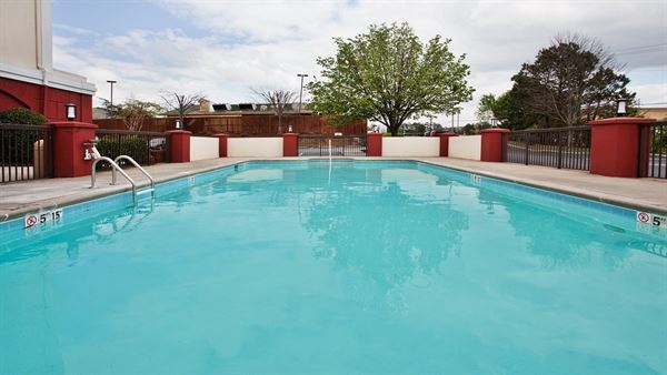 Holiday Inn Express Atlanta West - Theme Park Area