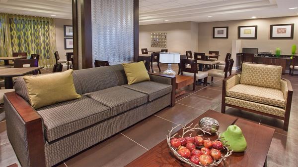 Holiday Inn Express Atlanta West - Theme Park Area