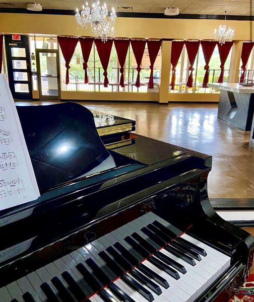 Bashaw Steakhouse, Seafood & LIVE Music