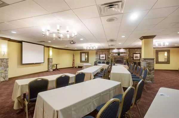 Exton Hotel & Conference Center