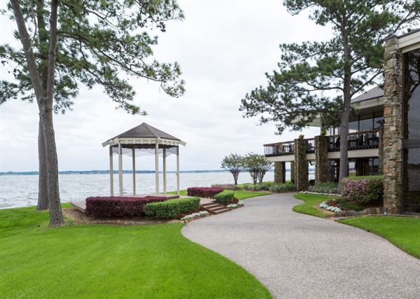 Walden Yacht Club on Lake Conroe