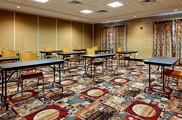 Holiday Inn Express & Suites Odessa