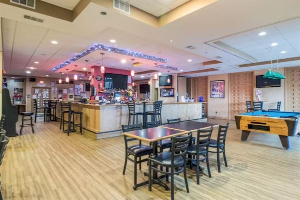 Custom Catering and Banquets at Comfort Inn, RIDC Park