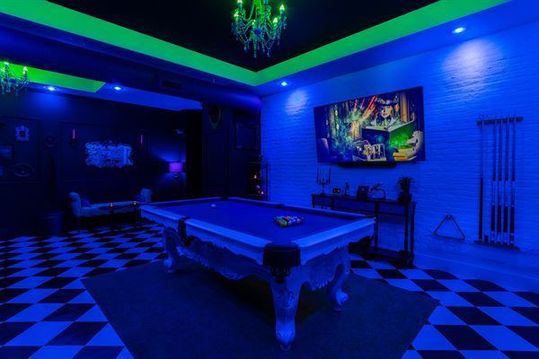 Social Cues - Surreal