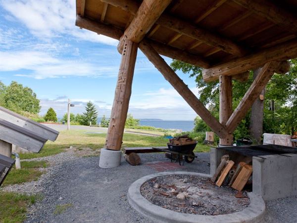 Daybreak Star Indian Cultural Center