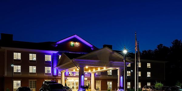 Holiday Inn Express and Suites in Sturbridge