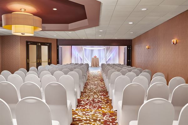 Four Points by Sheraton Milwaukee North Shore