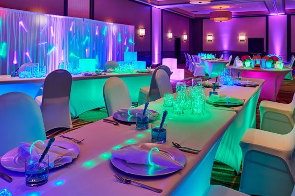 Four Points by Sheraton Milwaukee North Shore