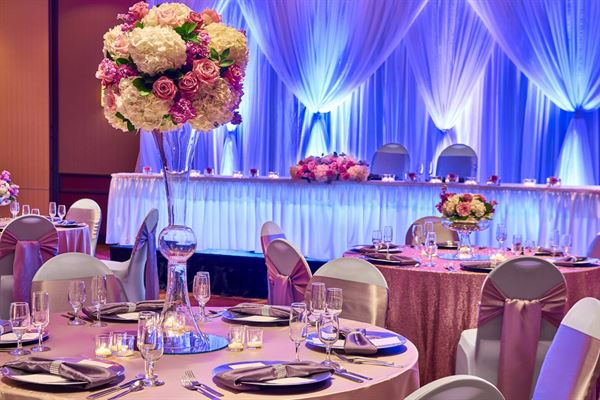 Four Points by Sheraton Milwaukee North Shore