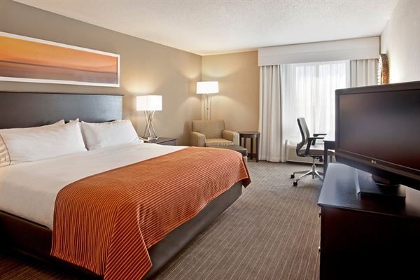Holiday Inn Express & Suites Minnetonka