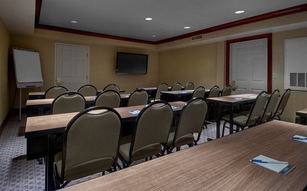 Staybridge Suites Denver-Cherry Creek