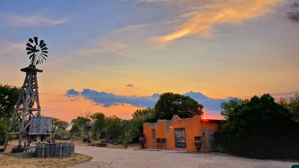 Trois Estate at Enchanted Rock