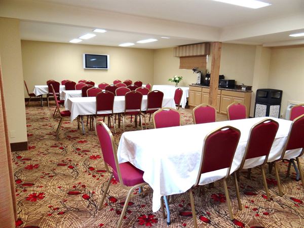 Sunday House Inn and Suites