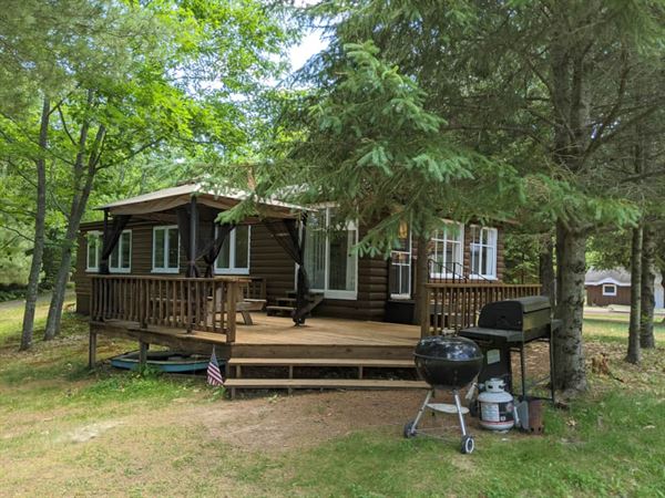 Coadys' Point of View Lake Resort