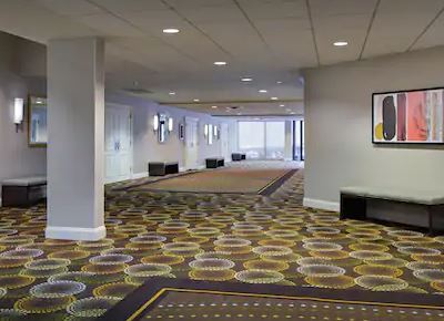 DoubleTree by Hilton Fairfield Hotel & Suites