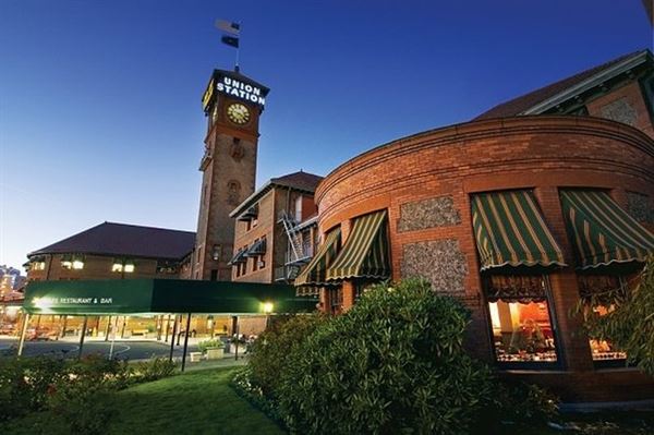 Wilf's Restaurant & Bar