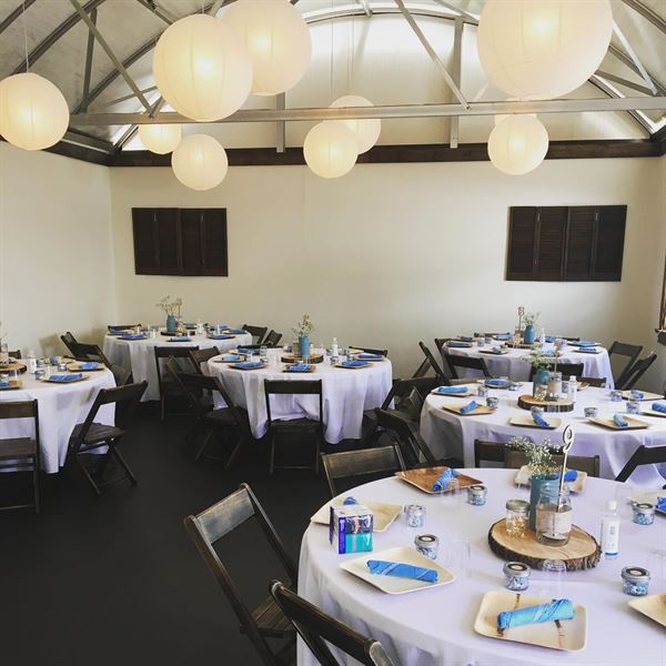 Kemfort's Cottage and Cora's Bed & Breakfast