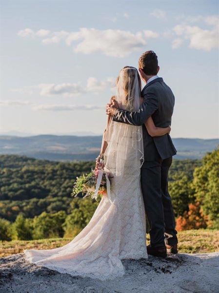 Thee Ellsworth Manor