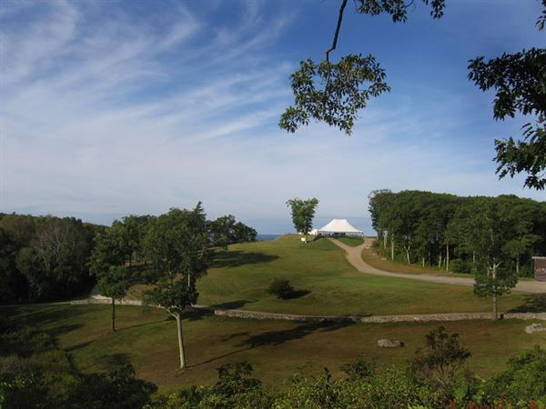 Thee Ellsworth Manor