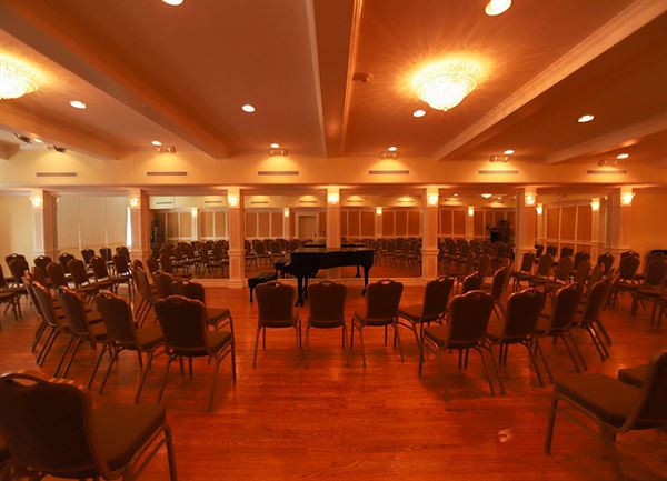 Uptown Blanco Courtyard & Ballroom